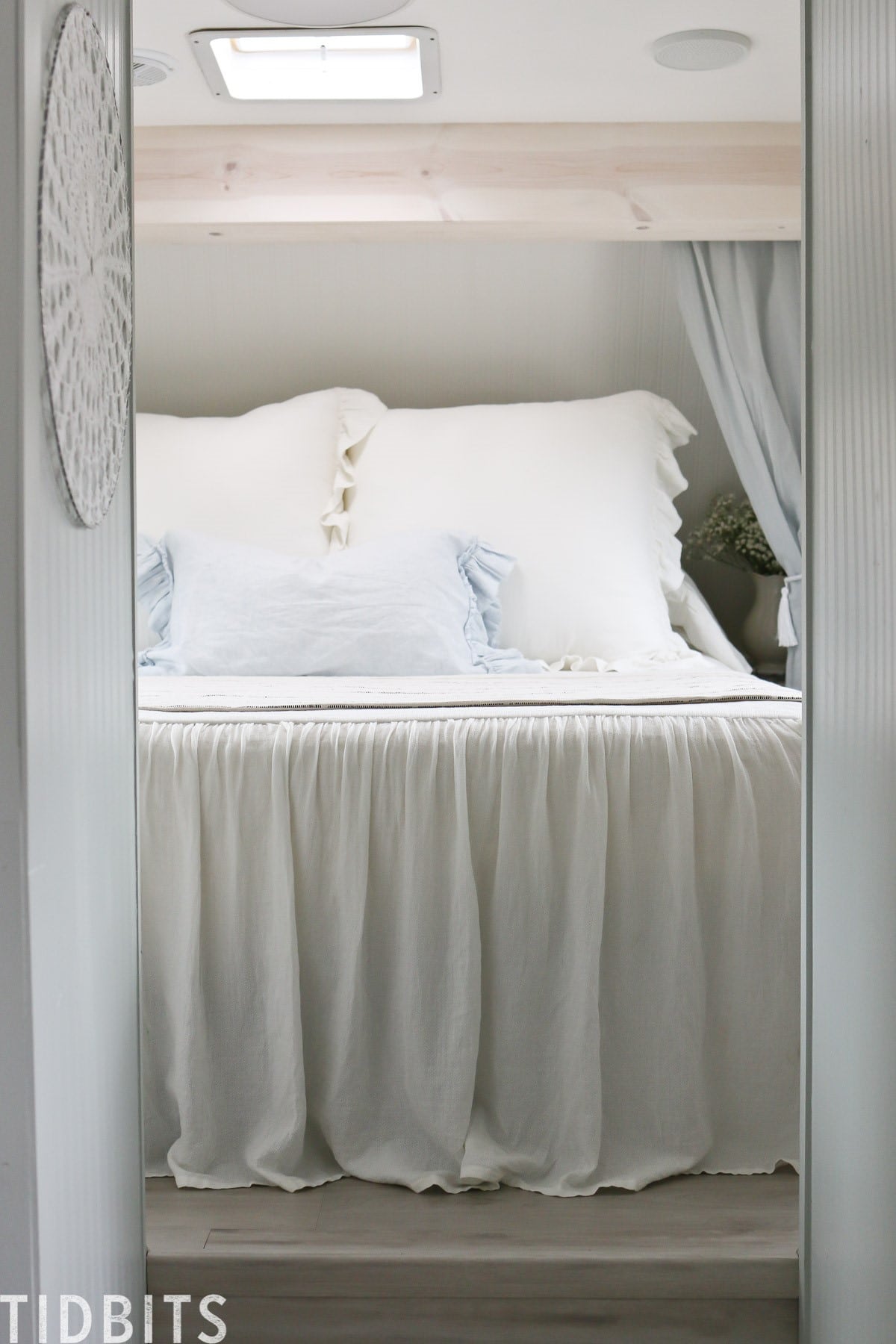 Annabelle Antique White Ruffled 