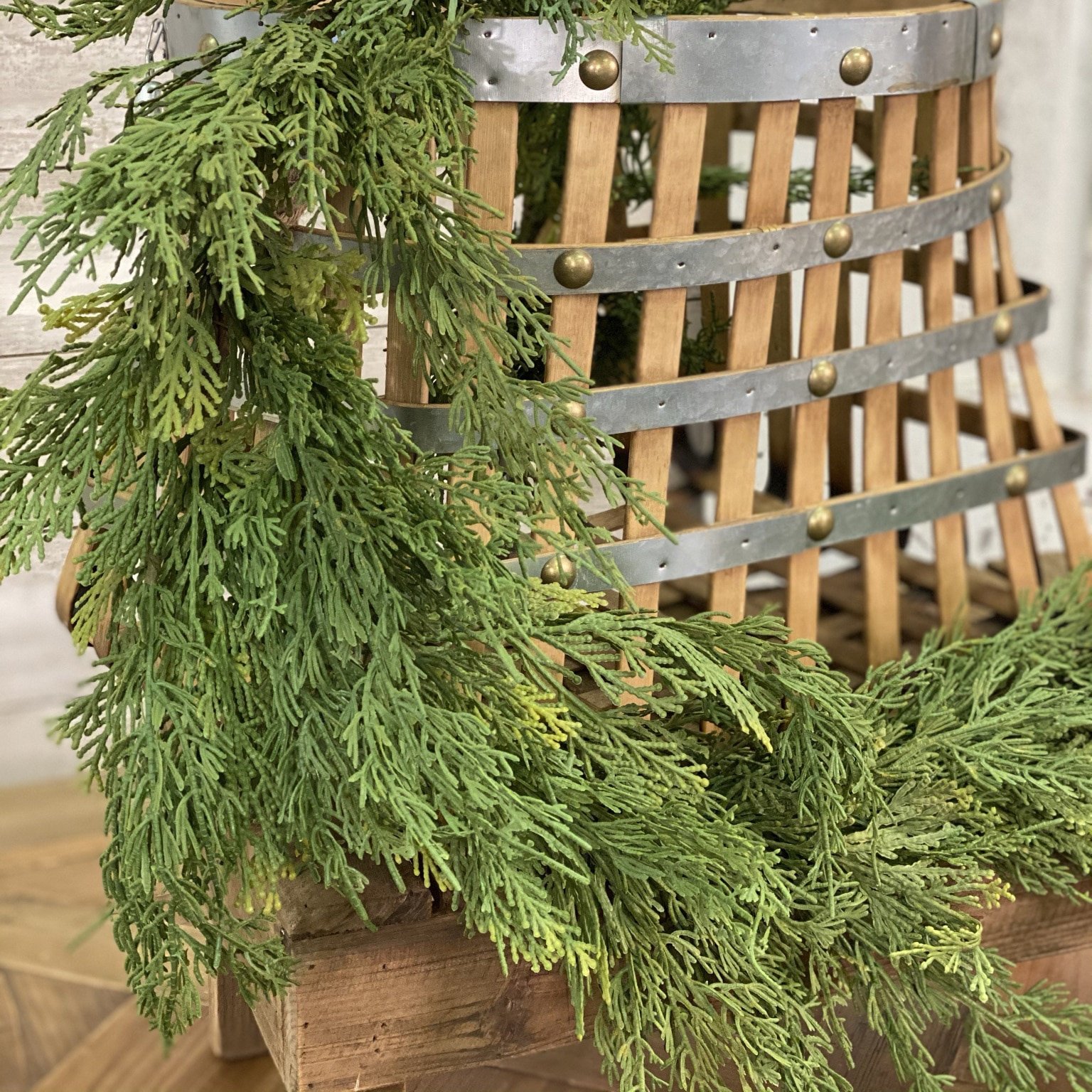 * vintage garland ୨୧  パピエマシェベルのついた ガーランド New England Boxwood Garland | 6' - Lancaster Home & Holiday