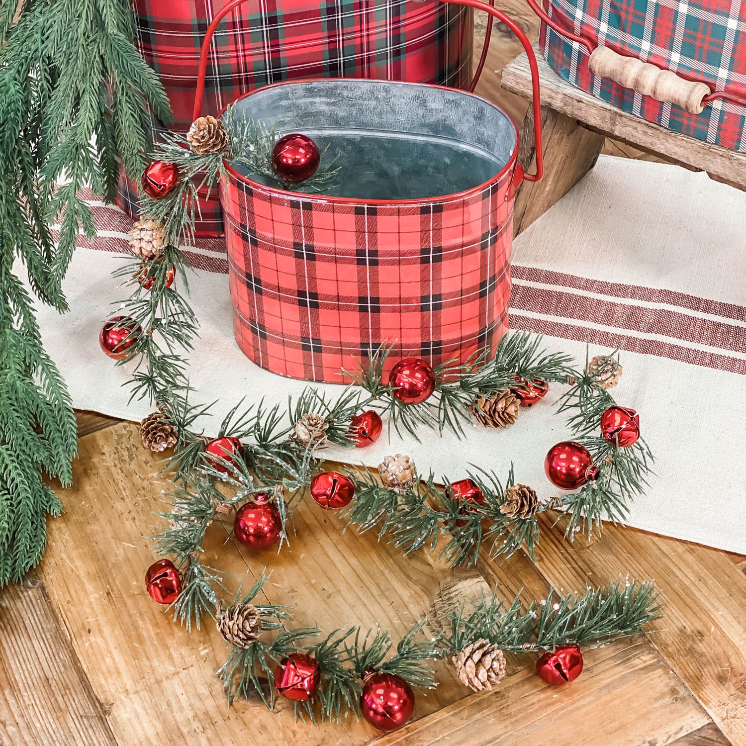 Cantana Pine Bell Garland Piper Classics