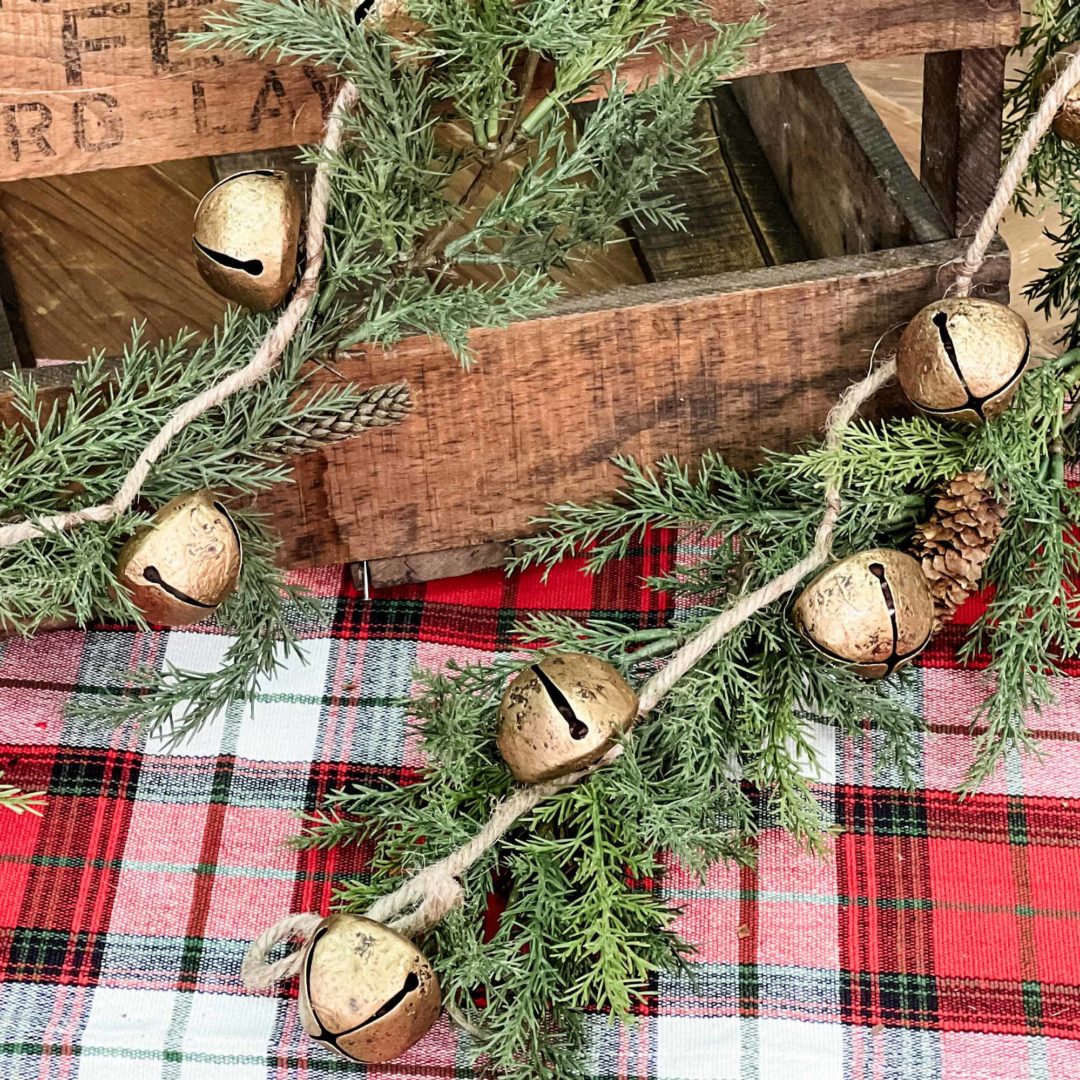 Mini metal bell garland