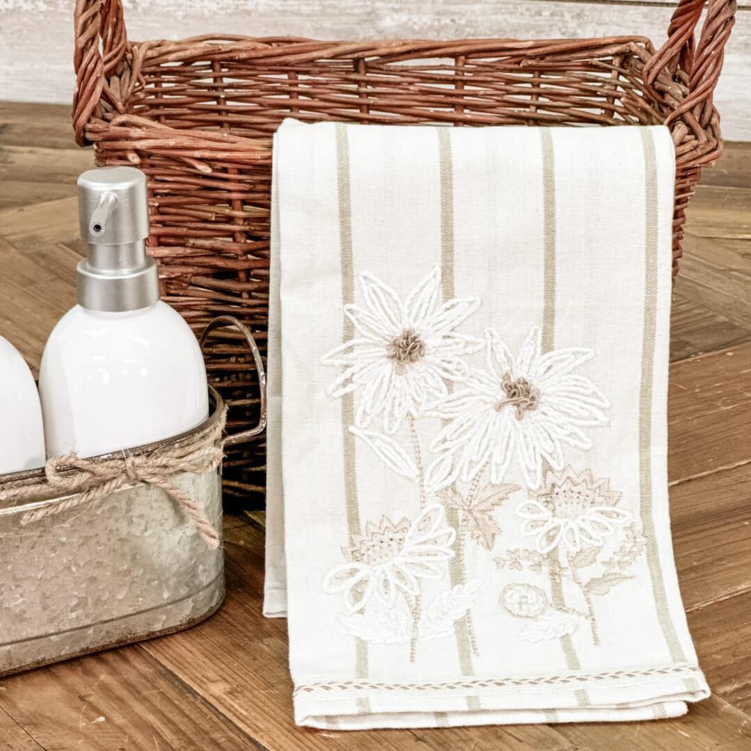 Cream Daisy Tea Towels Piper Classics