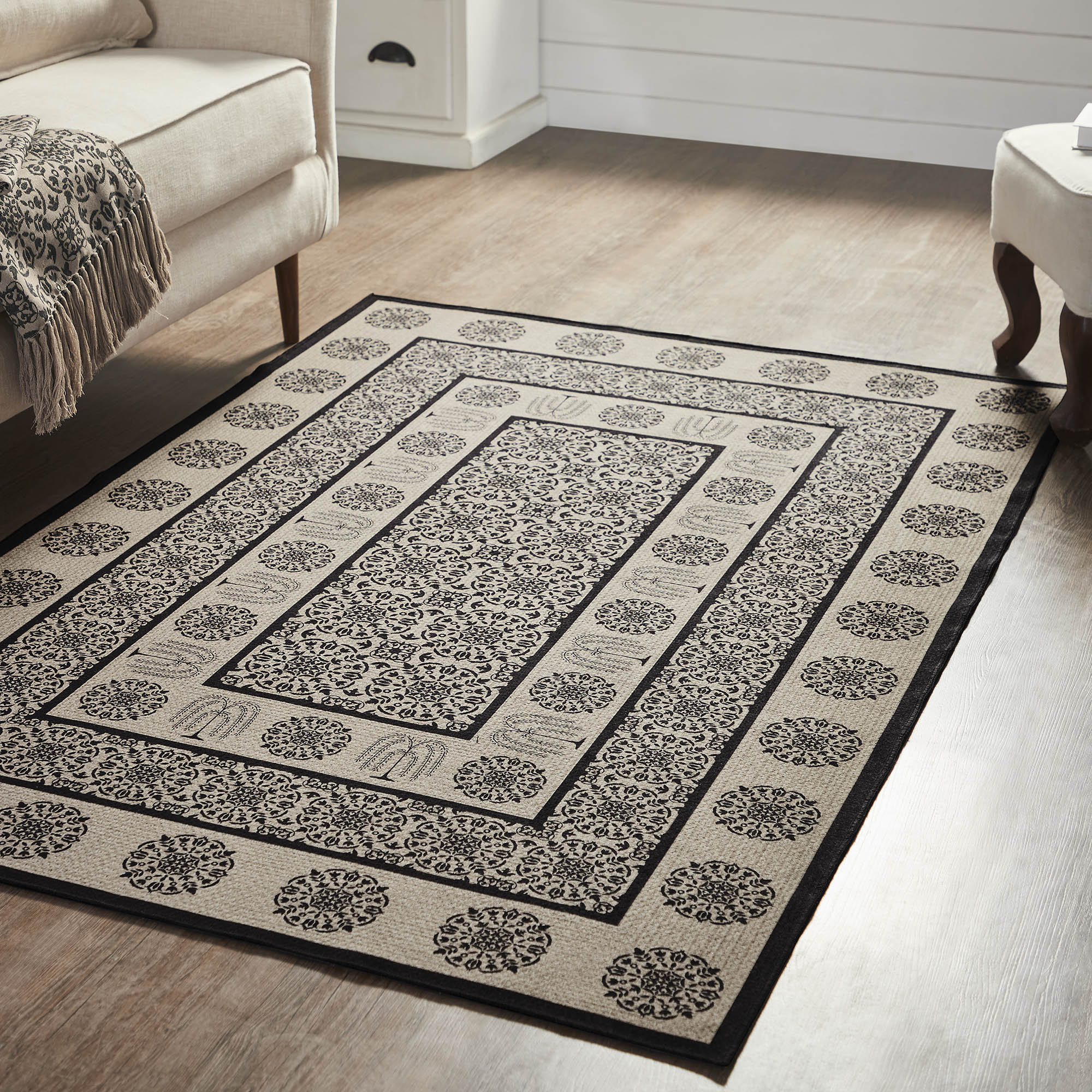 Custom House Black Tan Jacquard Indoor/Outdoor Rugs